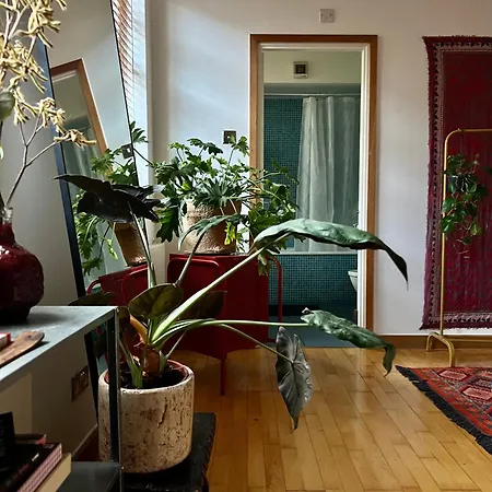 Huge Room For Recharge And Relaxation In Loft With Sauna In Central London